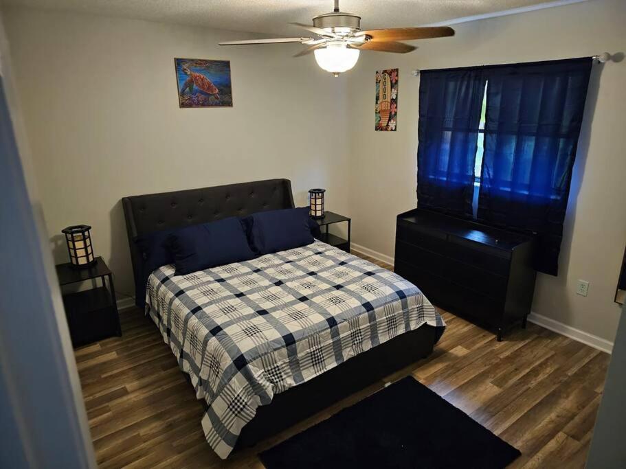 Seabreeze 3-bedroom Pool Close To The Beach!!! Port Charlotte