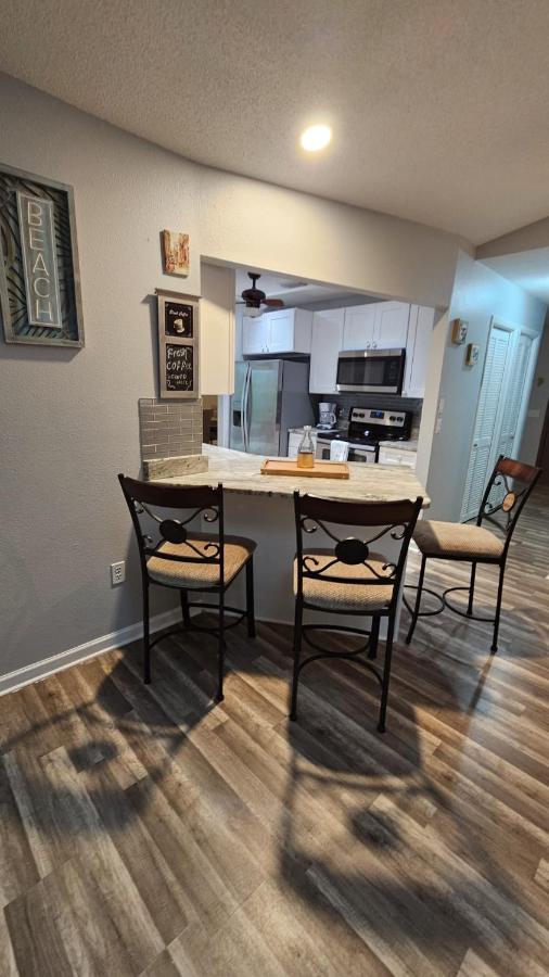 Seabreeze 3-bedroom Pool Close To The Beach!!!