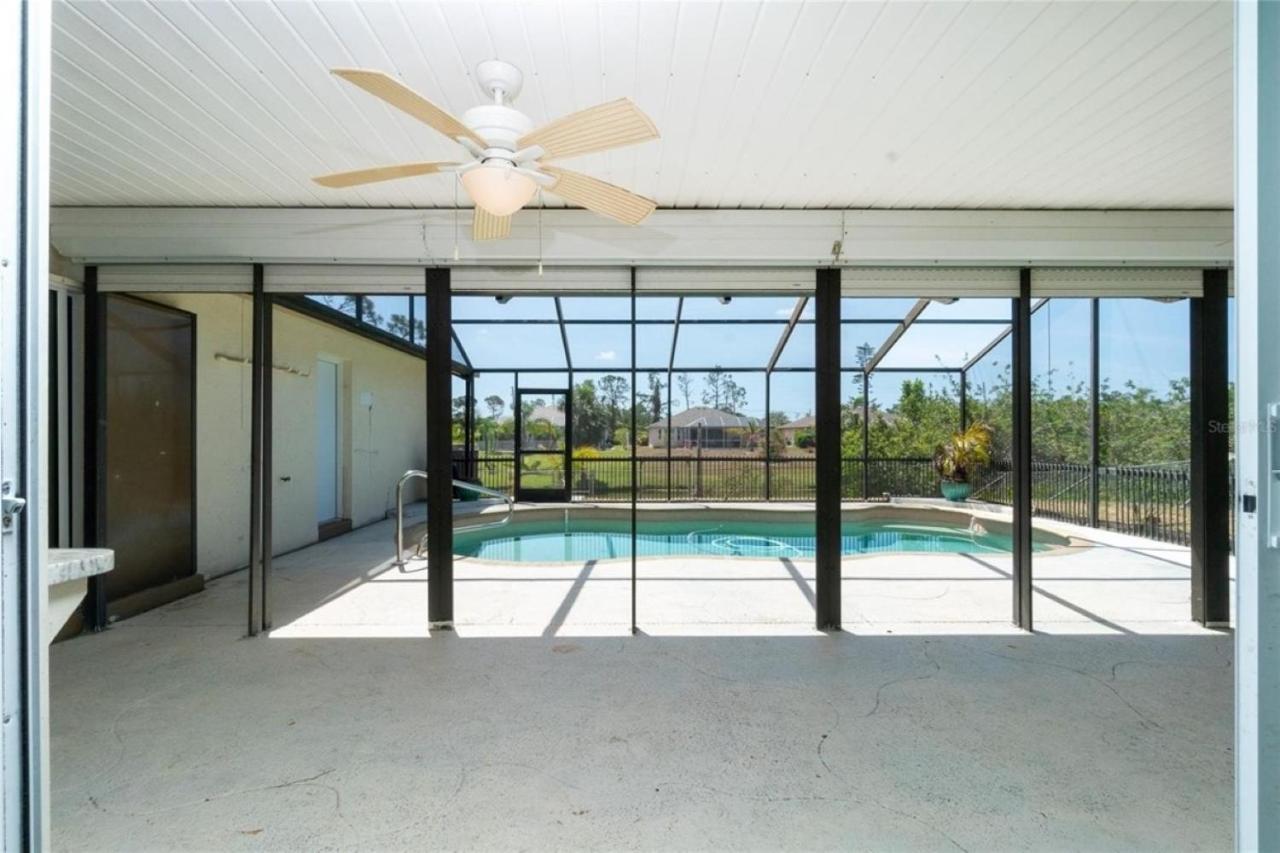 Seabreeze 3-bedroom Pool Close To The Beach!!!